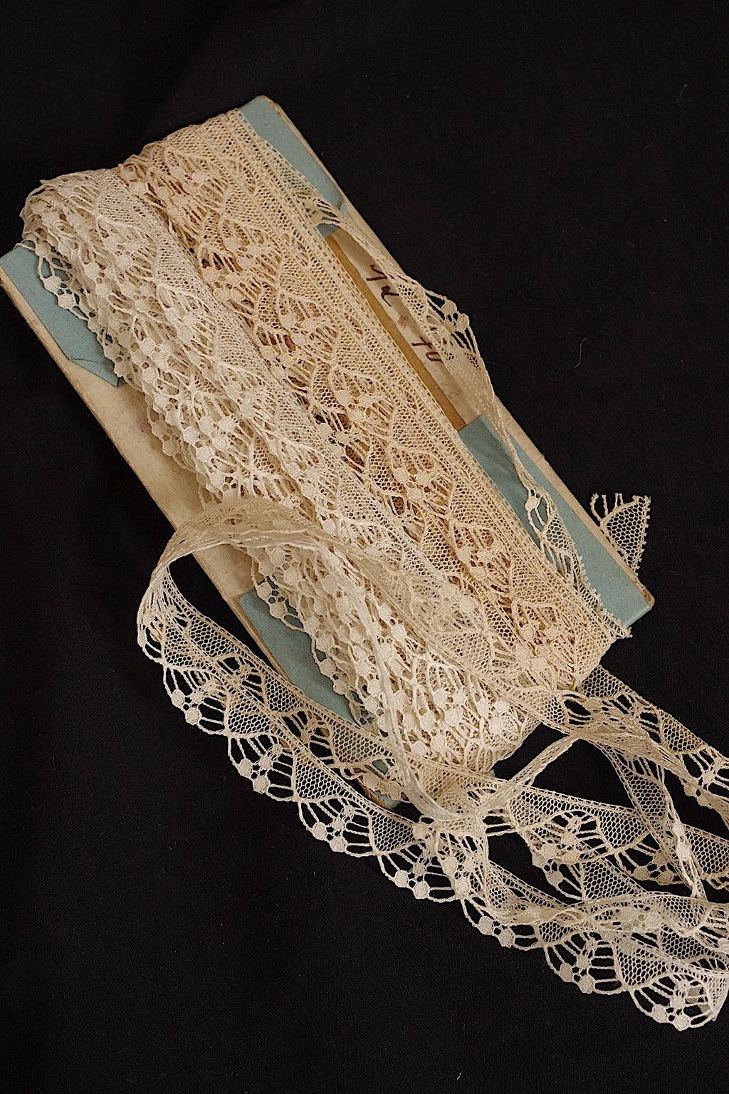 Dentelle ancienne 670 cm × 445 cm