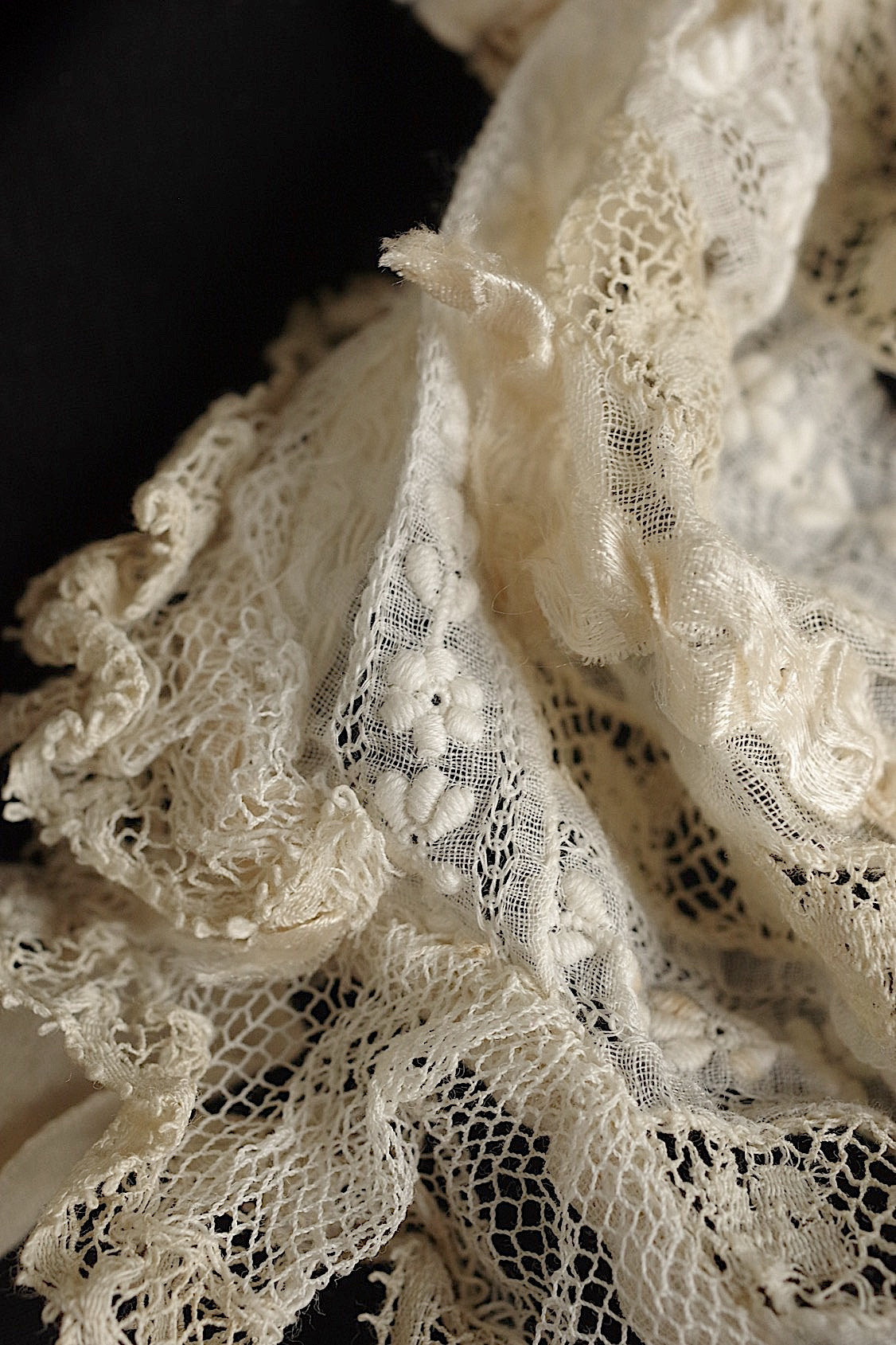 Bonnet ancien en dentelle