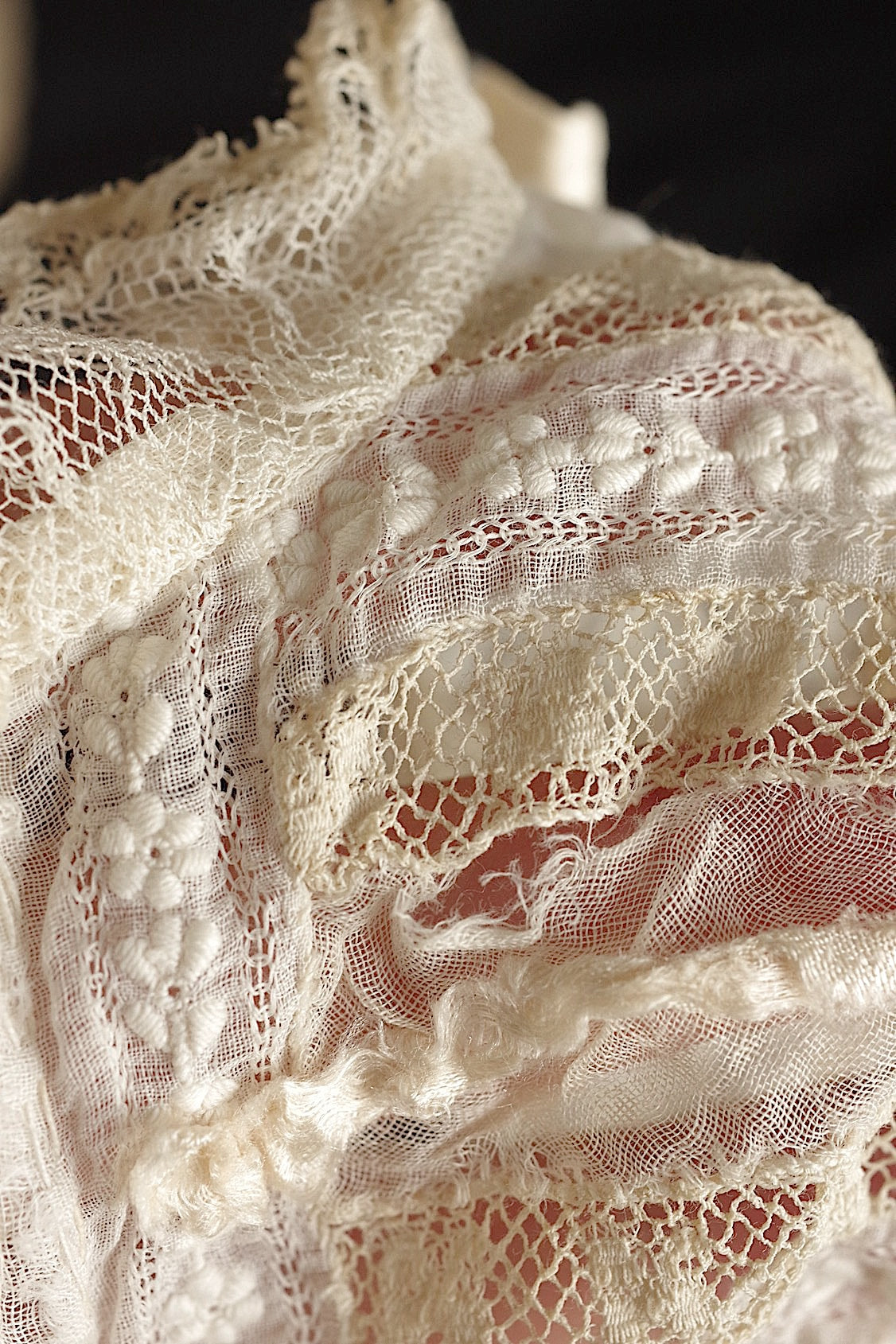 Bonnet ancien en dentelle