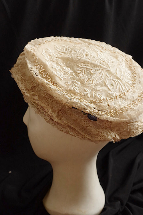 Antique Bonnet (dentelle ancienne)