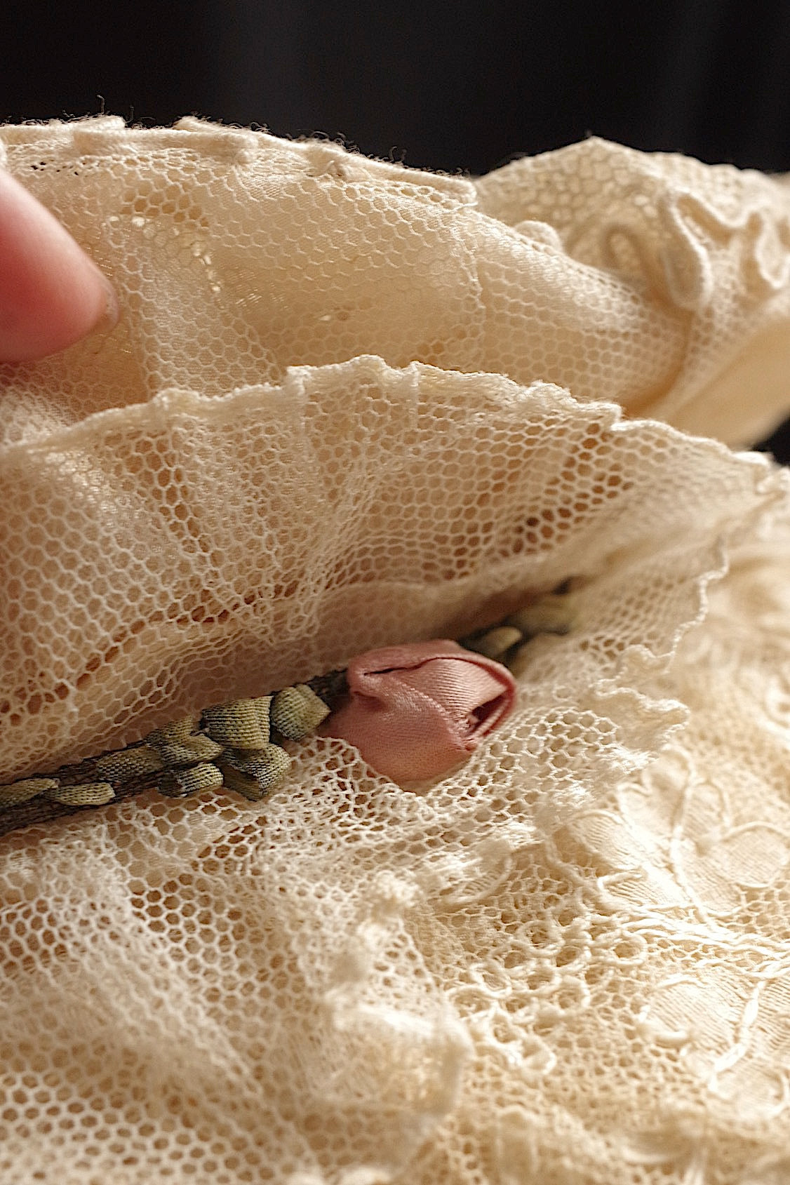Bonnet ancien en dentelle