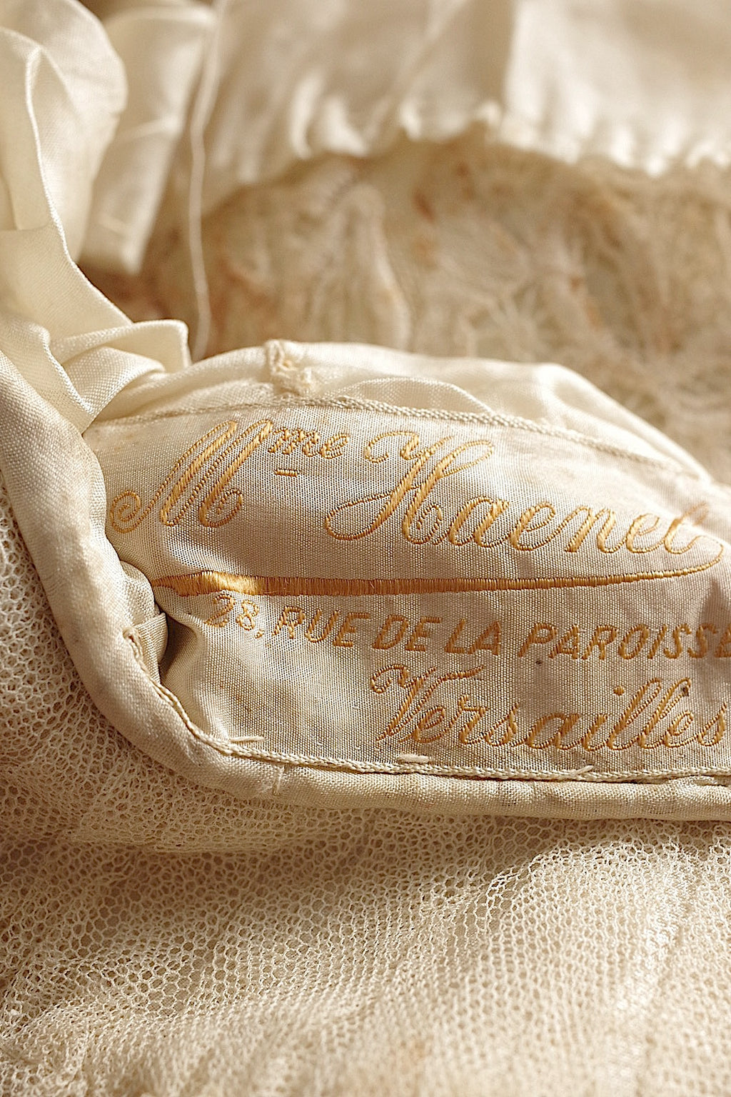 Bonnet ancien en dentelle