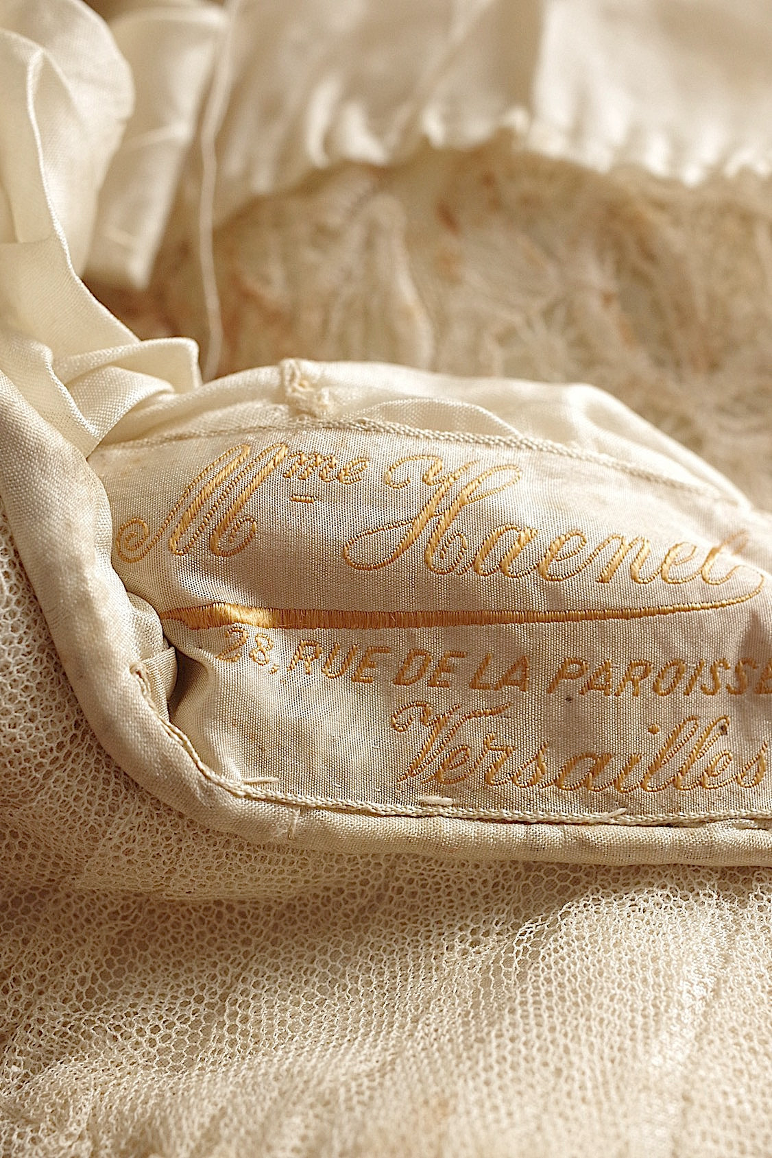 Bonnet ancien en dentelle