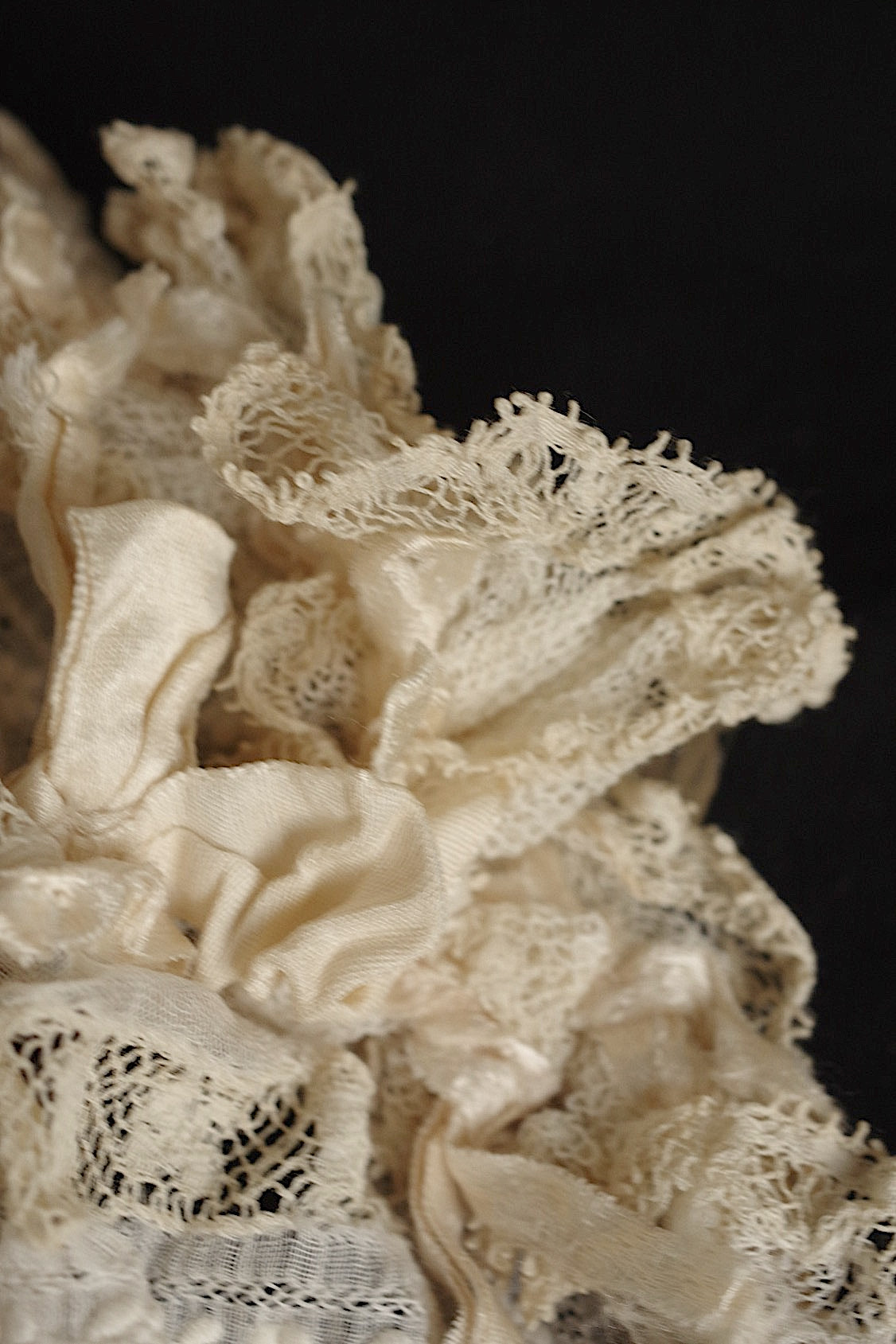 Bonnet ancien en dentelle