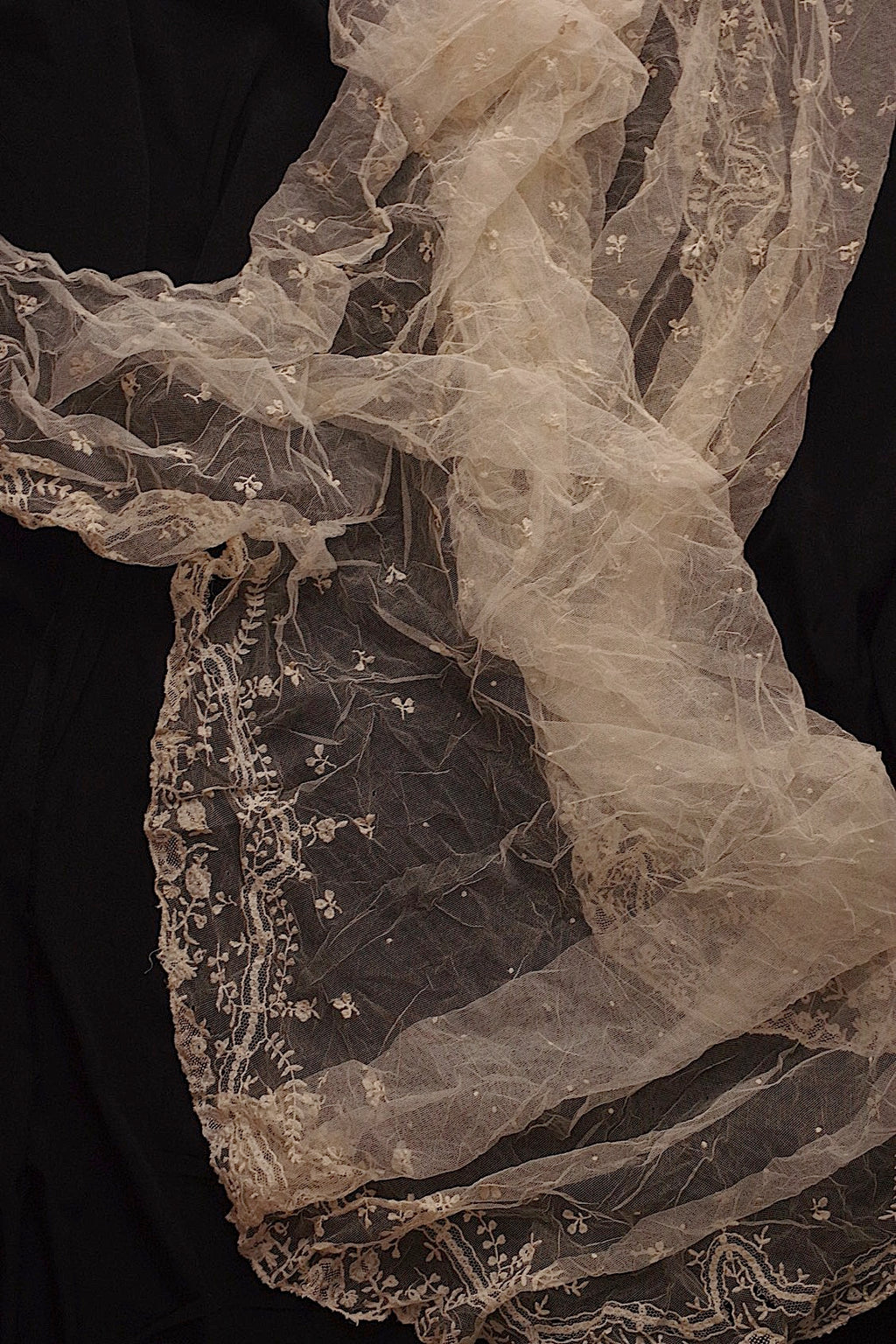 Antique Lace (dentelle ancienne) Shawl