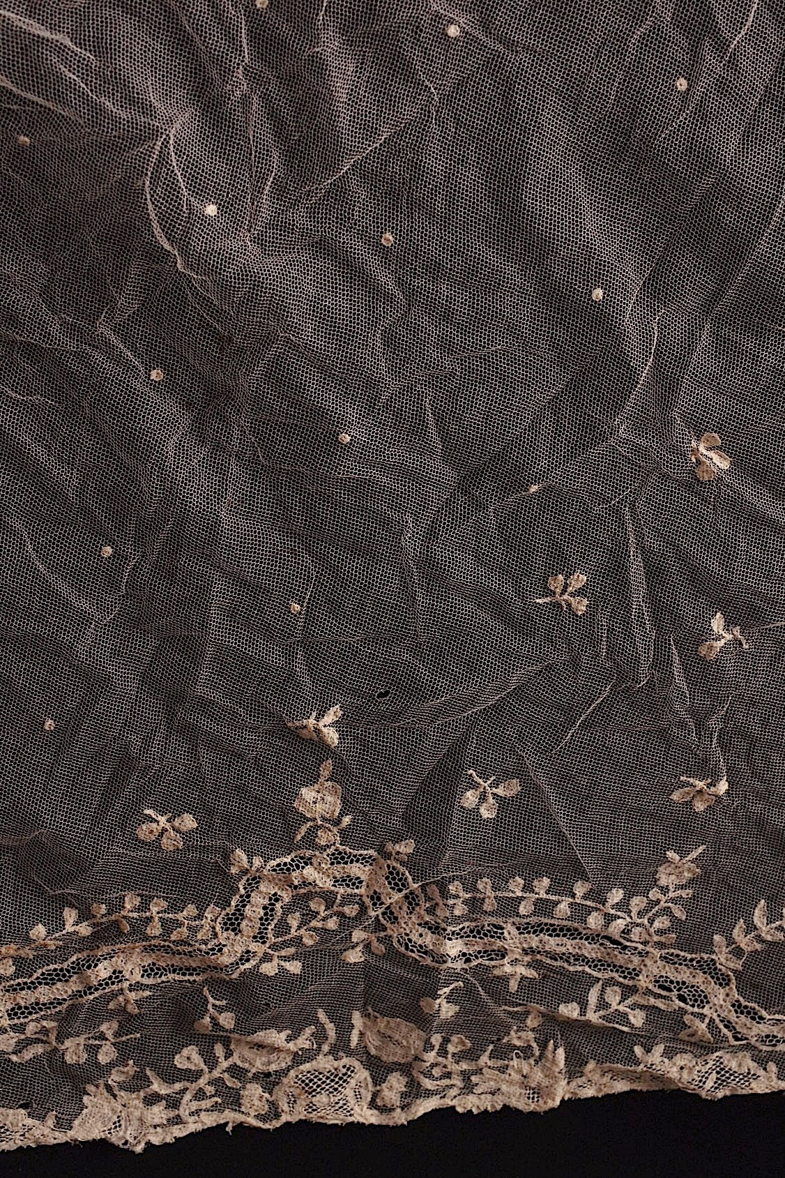 Antique Lace (dentelle ancienne) Shawl