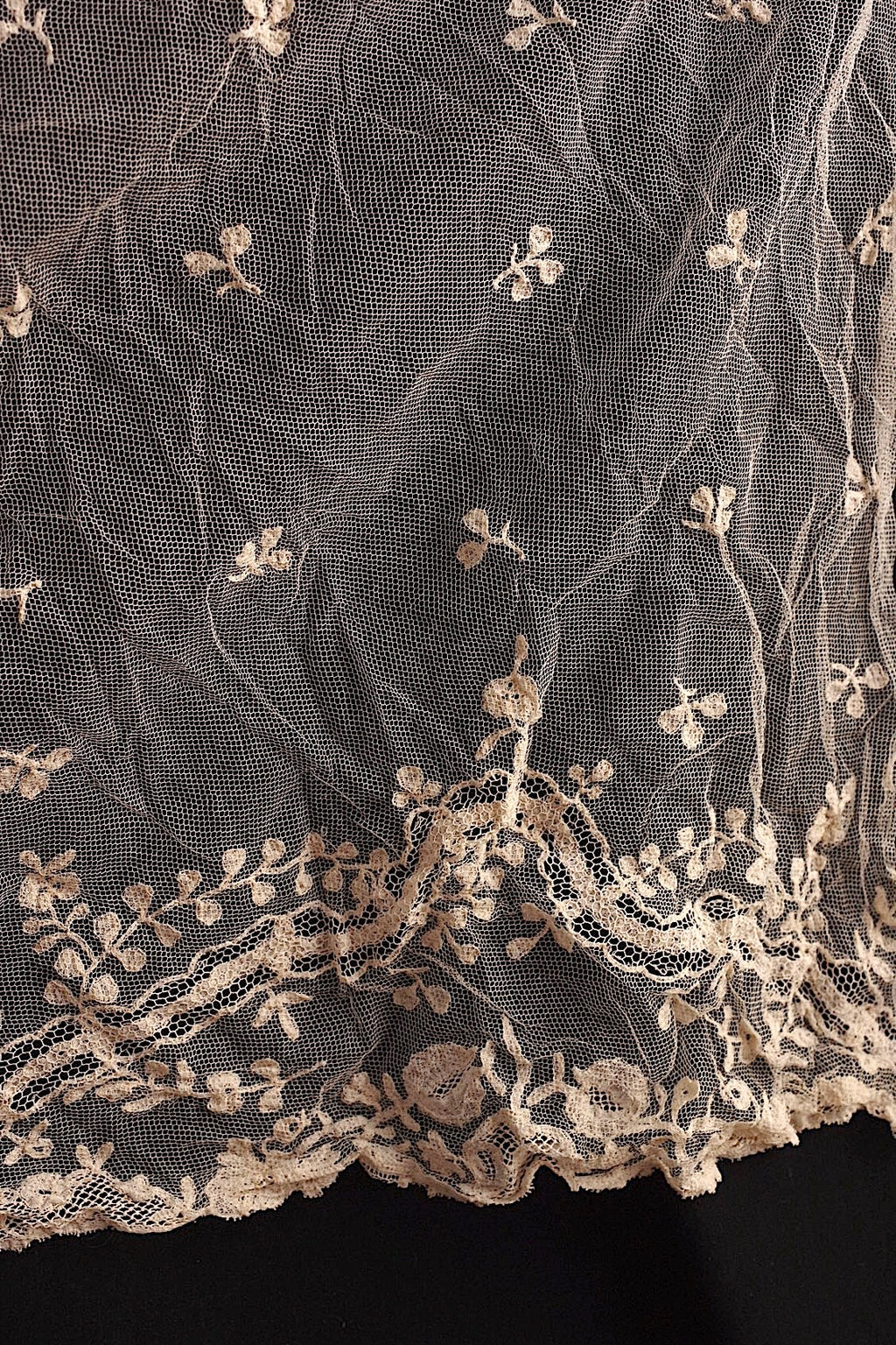 Antique Lace (dentelle ancienne) Shawl