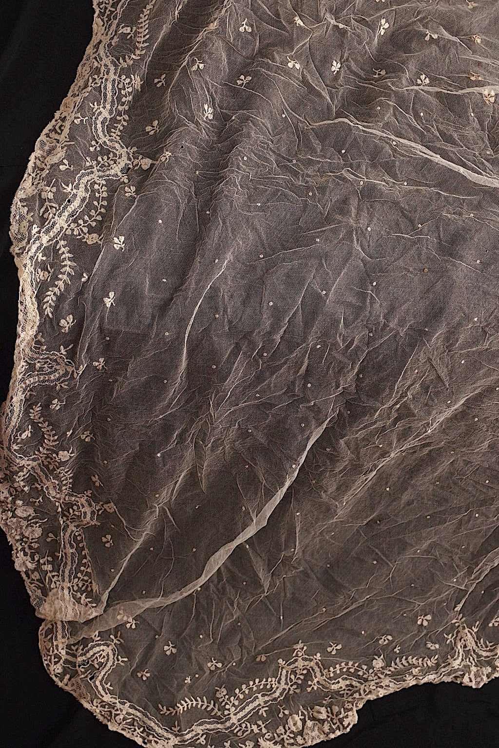 Antique Lace (dentelle ancienne) Shawl
