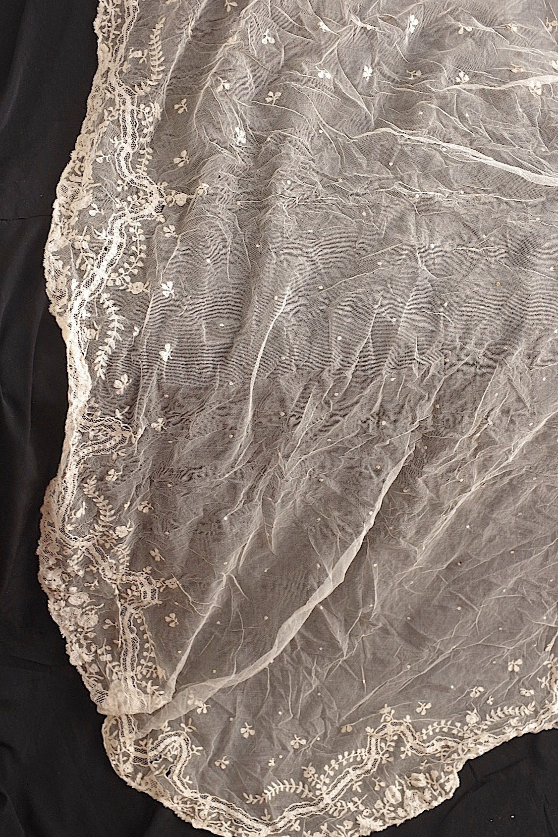 Antique Lace (dentelle ancienne) Shawl