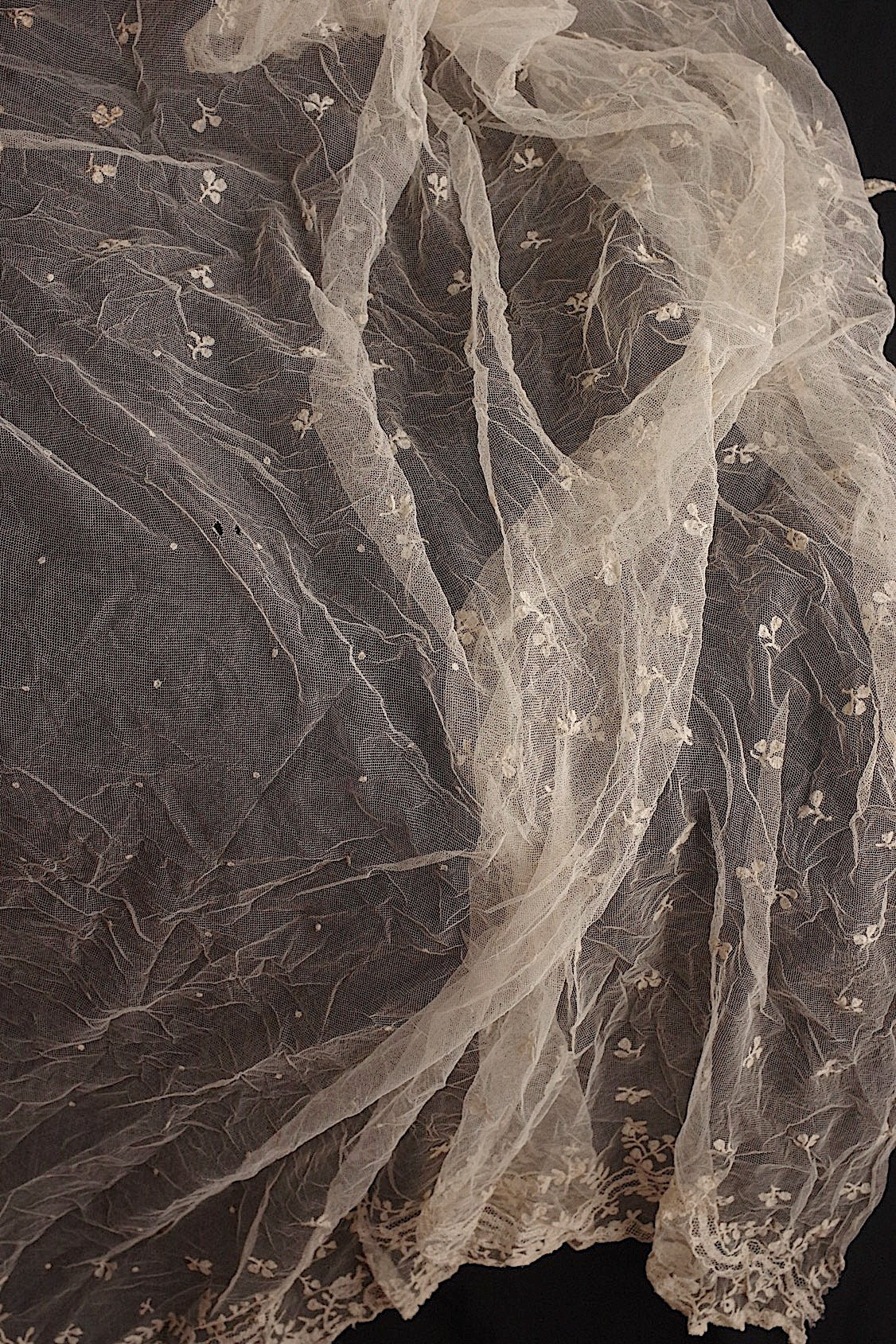 Antique Lace (dentelle ancienne) Shawl