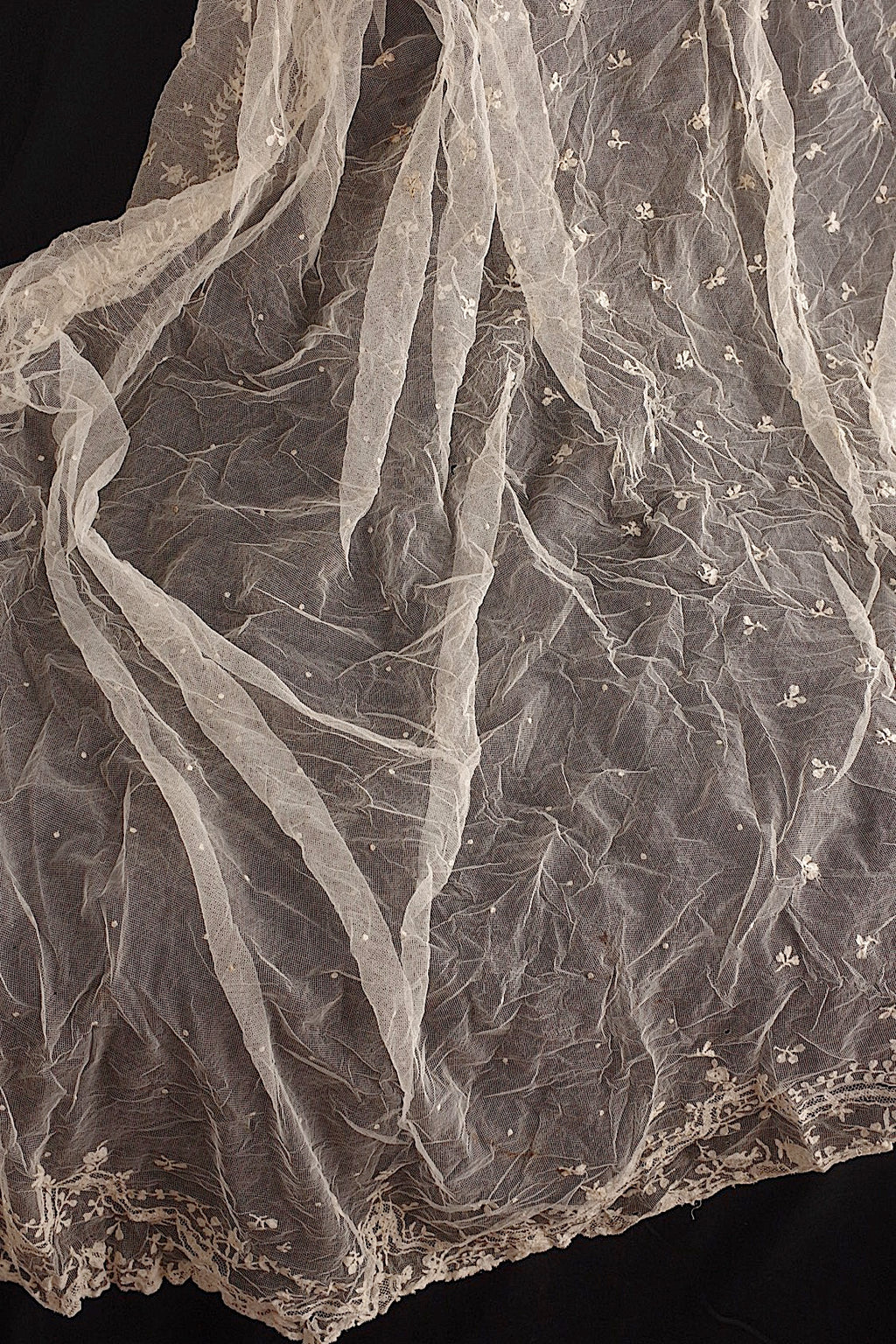 Antique Lace (dentelle ancienne) Shawl