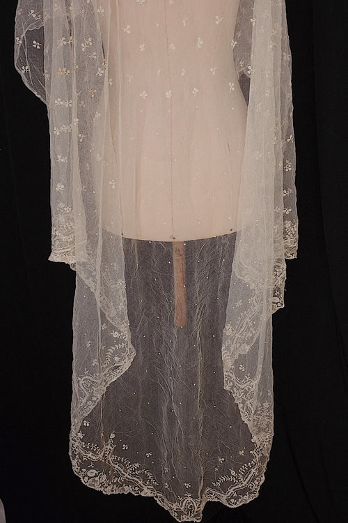 Antique Lace (dentelle ancienne) Shawl