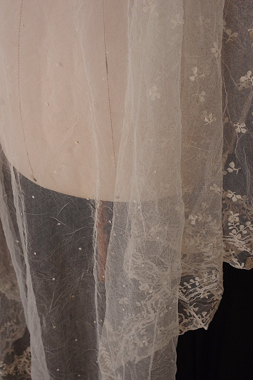 Antique Lace (dentelle ancienne) Shawl