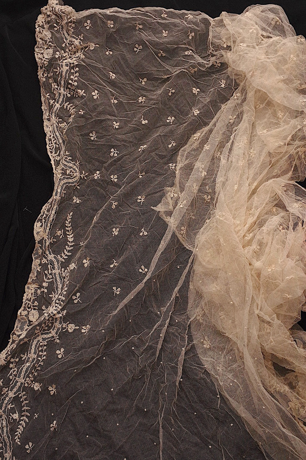Antique Lace (dentelle ancienne) Shawl