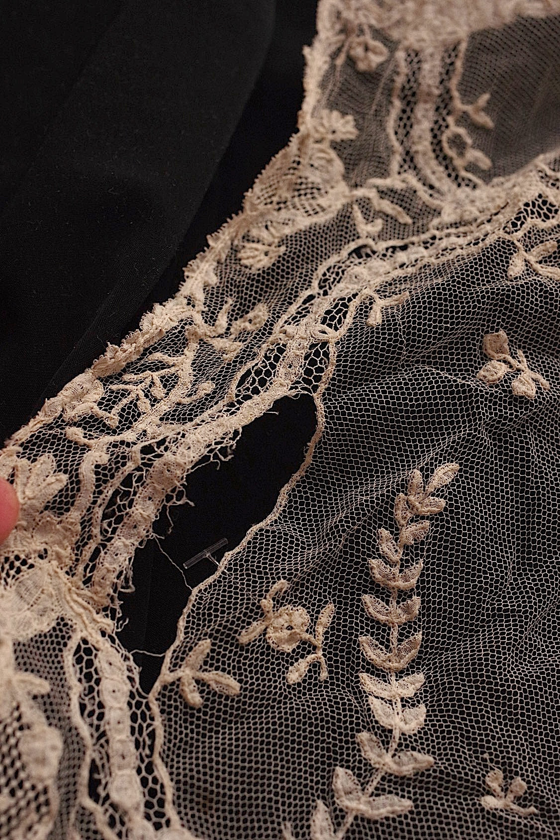 Antique Lace (dentelle ancienne) Shawl
