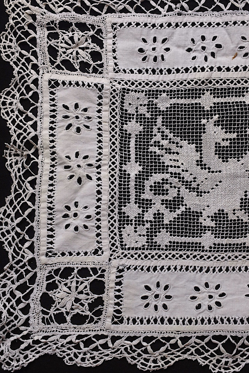 Antique Linens (linge de maison ancien antique) — 2 pieces