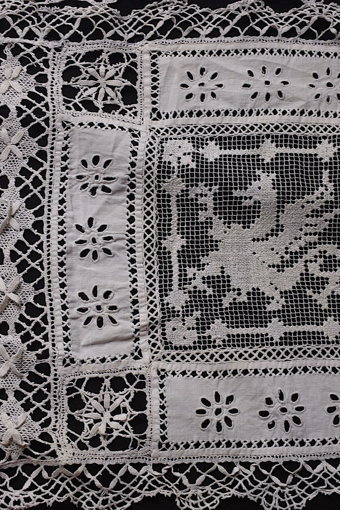 Antique Linens (linge de maison ancien antique) — 2 pieces