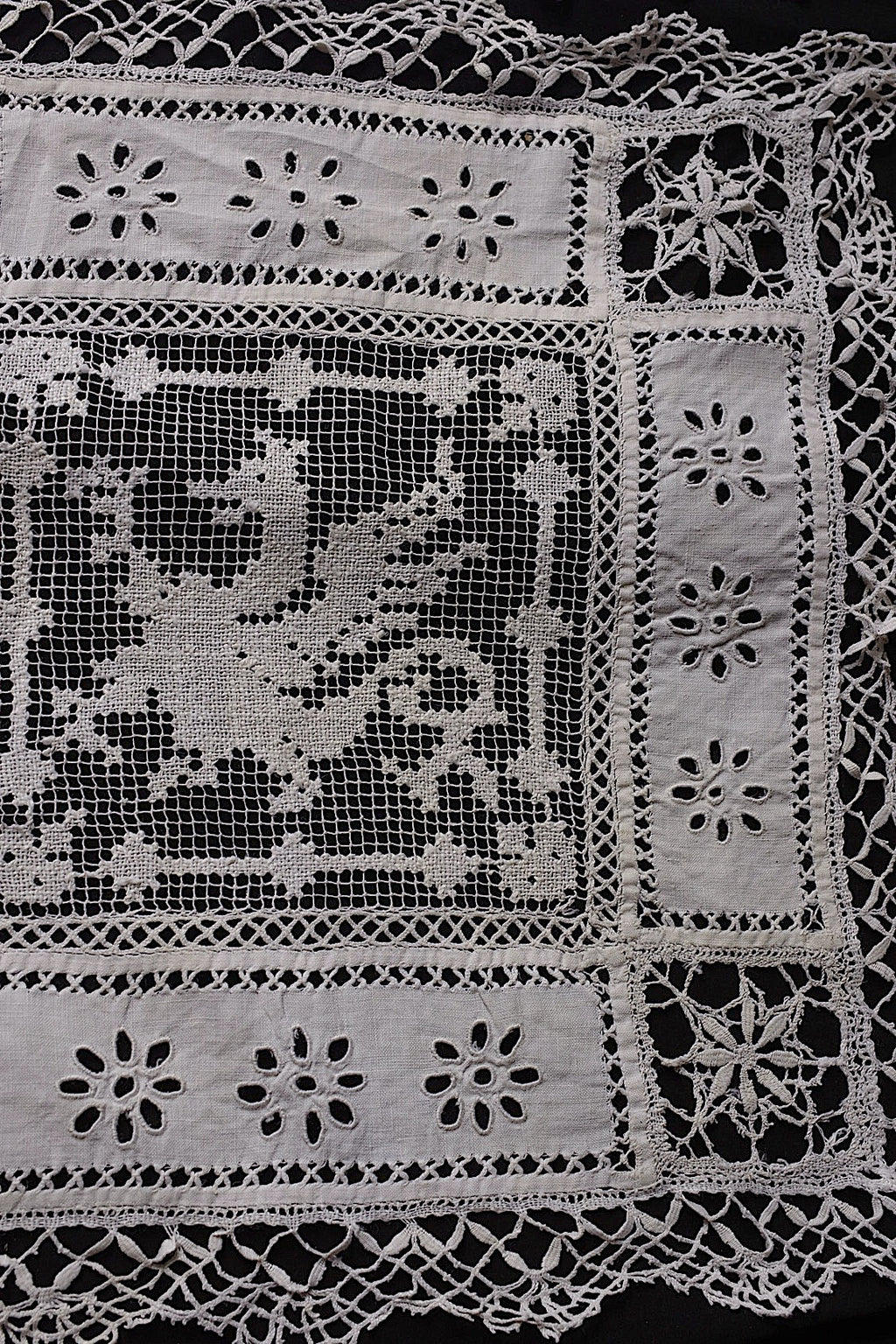 Antique Linens (linge de maison ancien antique) — 2 pieces