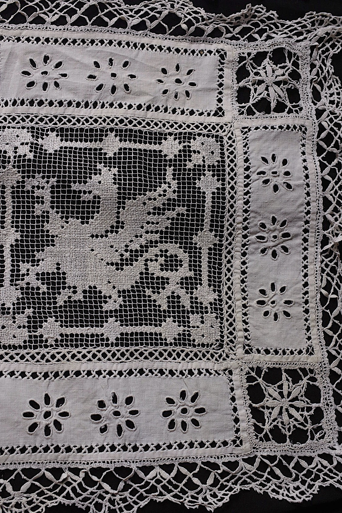 Antique Linens (linge de maison ancien antique) — 2 pieces
