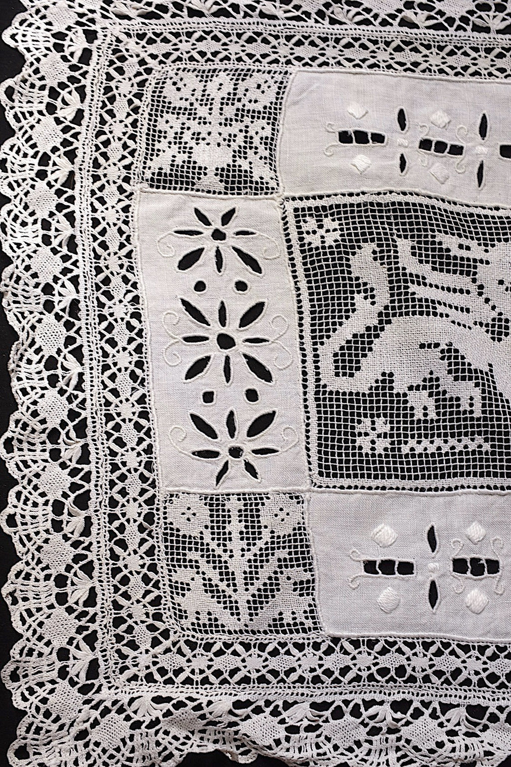 Antique Linens (linge de maison ancien antique) — 2 pieces