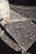 For use with antique lace (dentelle ancienne, antique)