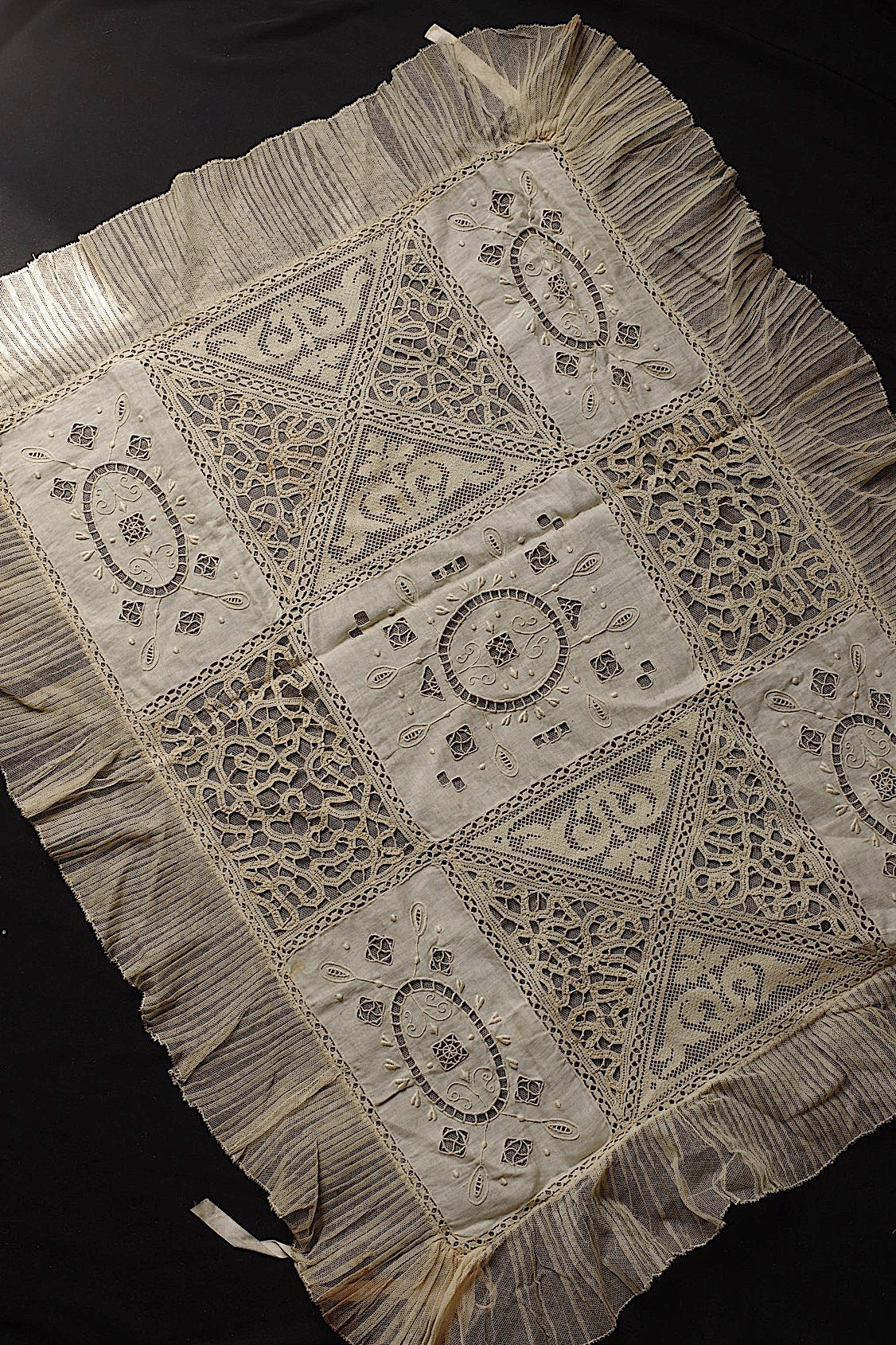 Antique Lace (dentelle ancienne) Cover