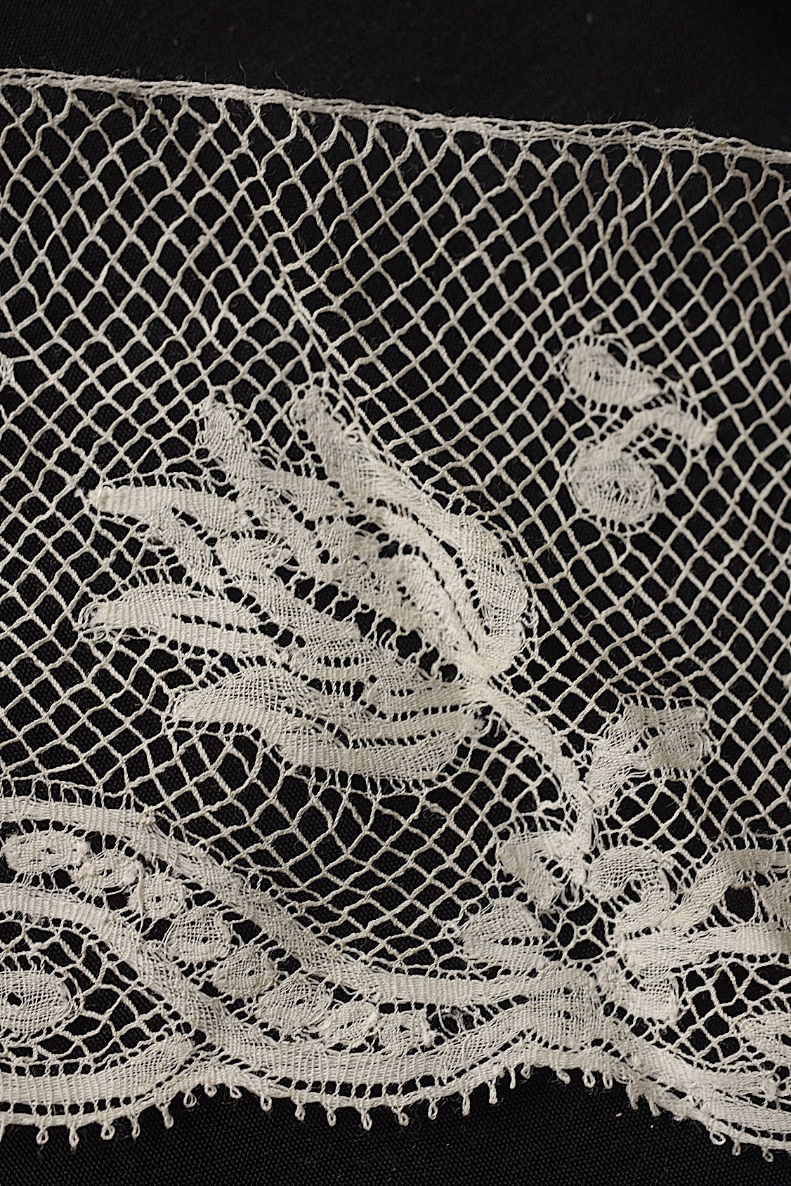 Antique Lace (dentelle ancienne) 700 cm x 150 cm