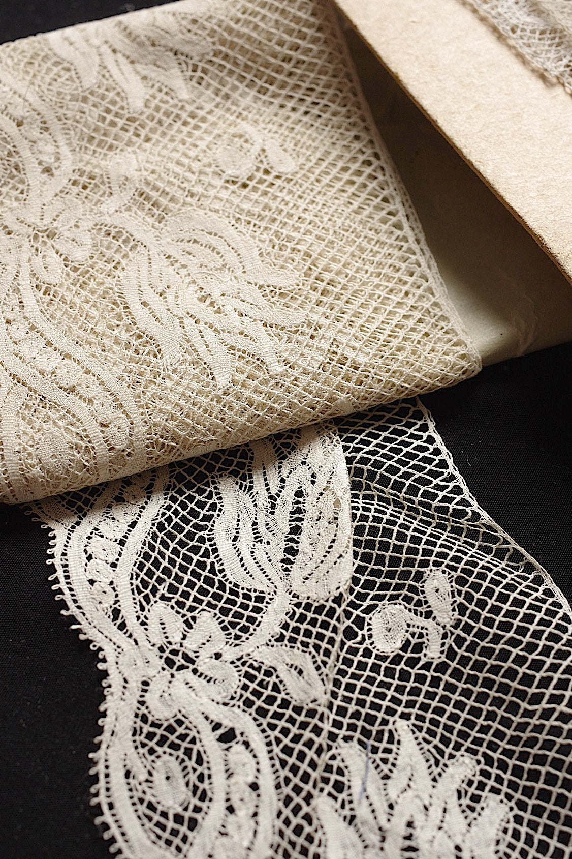 Antique Lace (dentelle ancienne) 700 cm x 150 cm