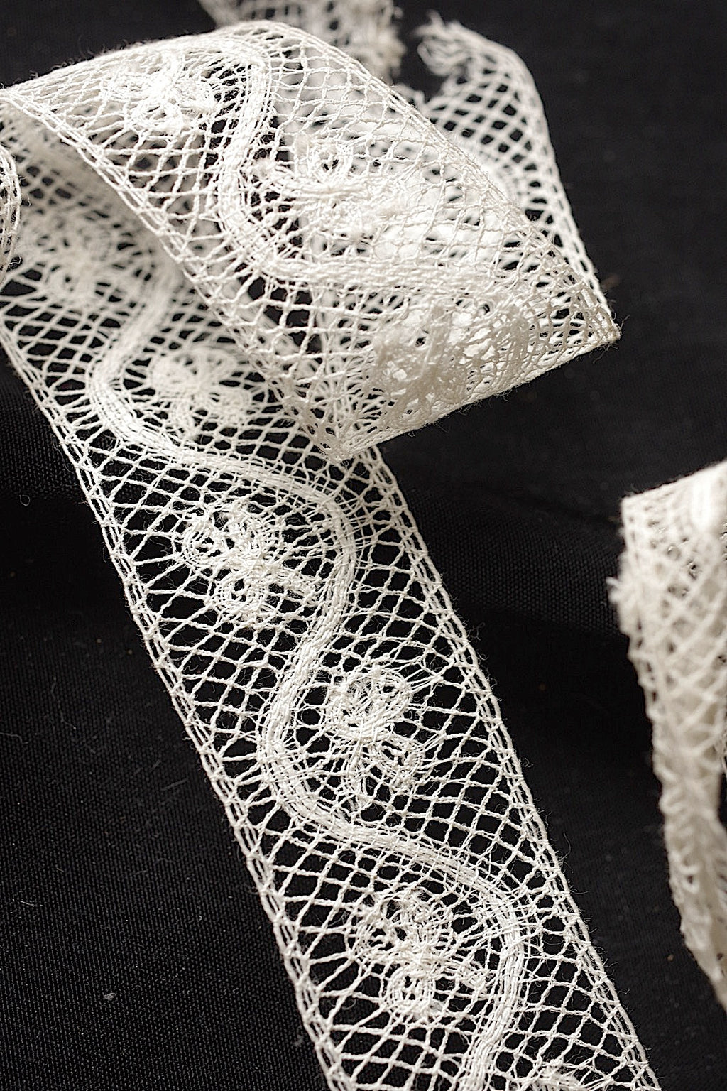 Antique Lace (dentelle ancienne) 700 cm x 150 cm