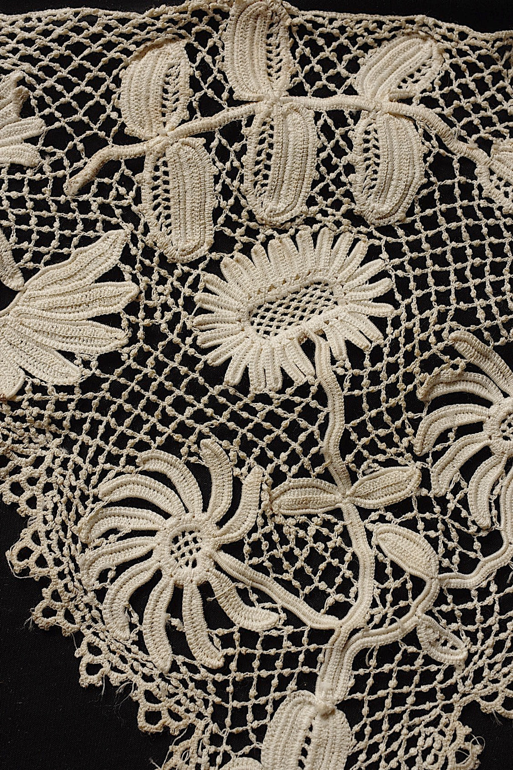 Antique Lace (dentelle ancienne, antique) Crochet Motifs