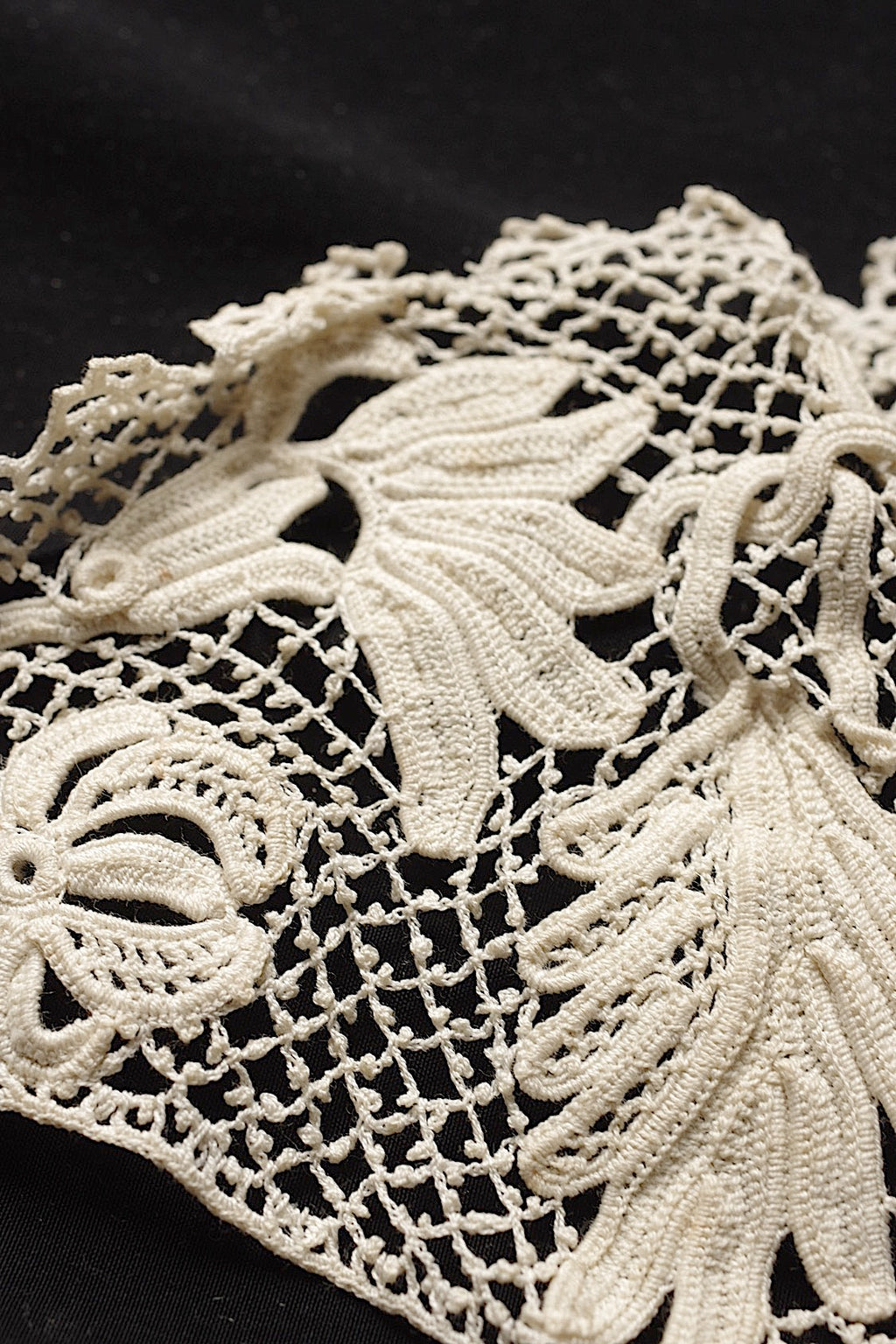 Antique Lace (dentelle ancienne, antique) Crochet Motifs
