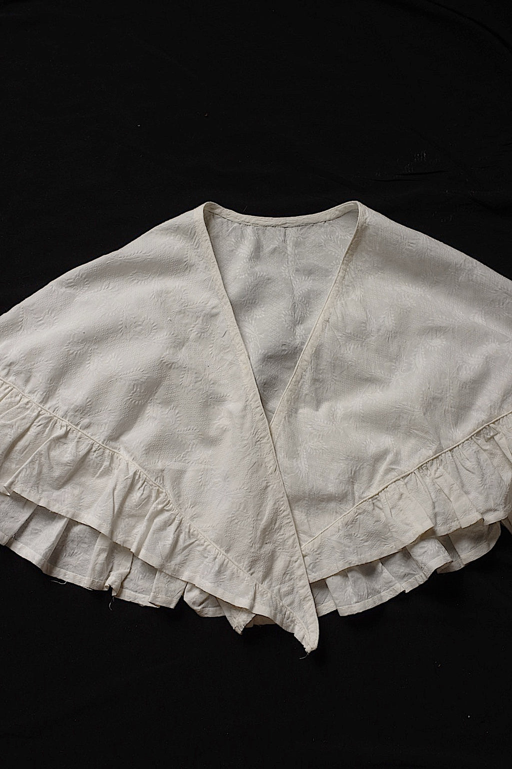 Cape ancienne en dentelle 