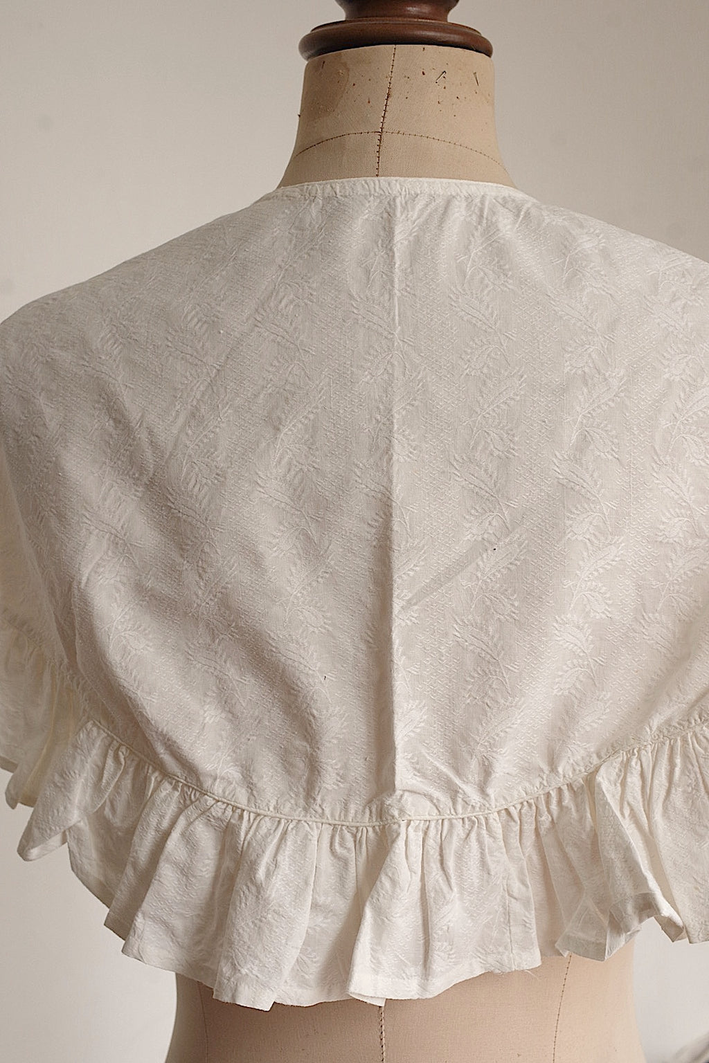 Cape ancienne en dentelle 