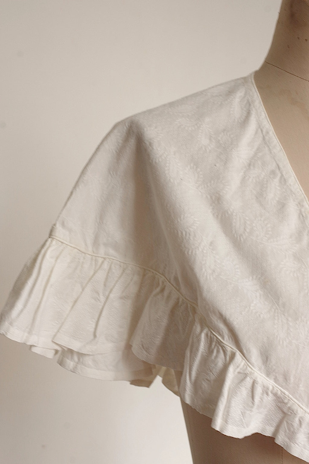 Cape ancienne en dentelle 
