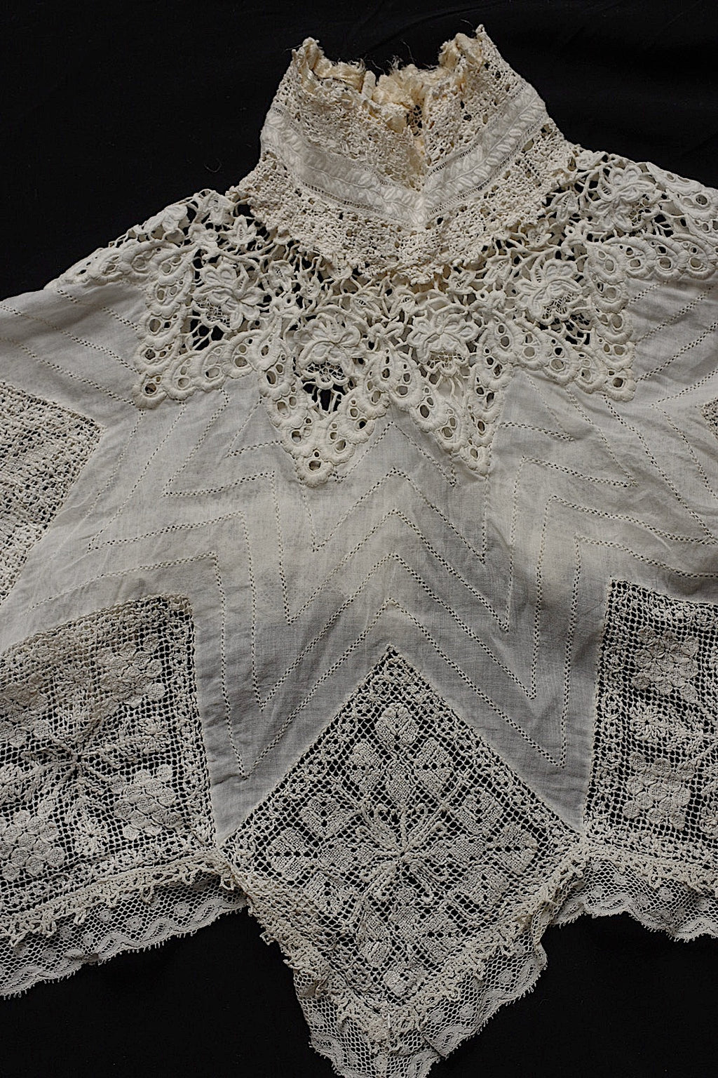 Antique Lace (dentelle ancienne) Collar 3