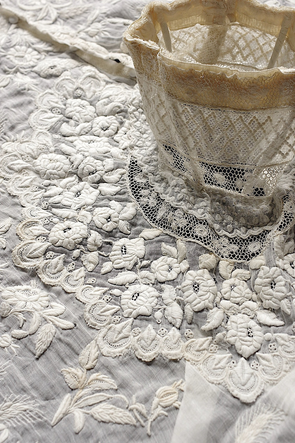 Antique Lace (dentelle ancienne) Collar 4