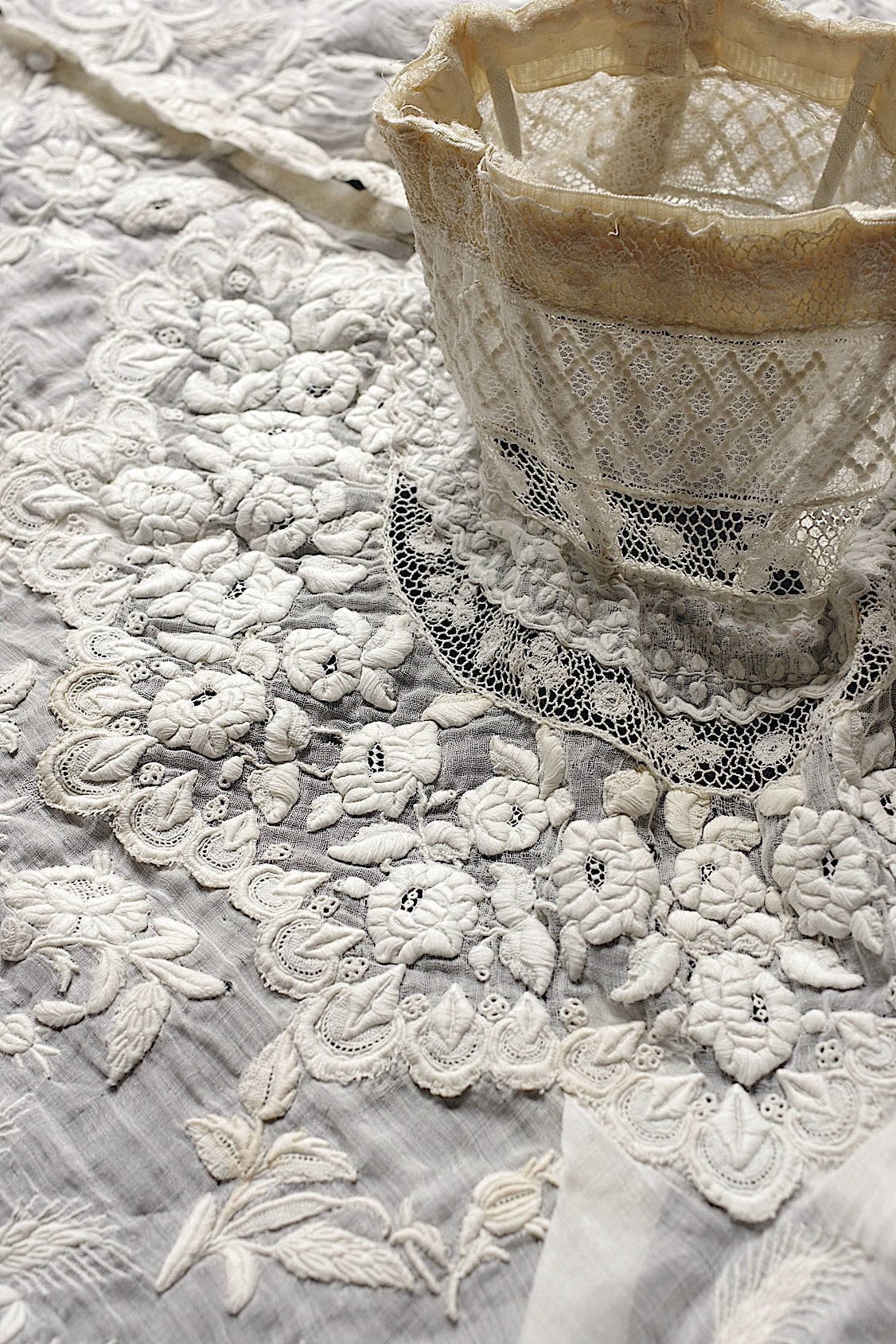 Antique Lace (dentelle ancienne) Collar 4