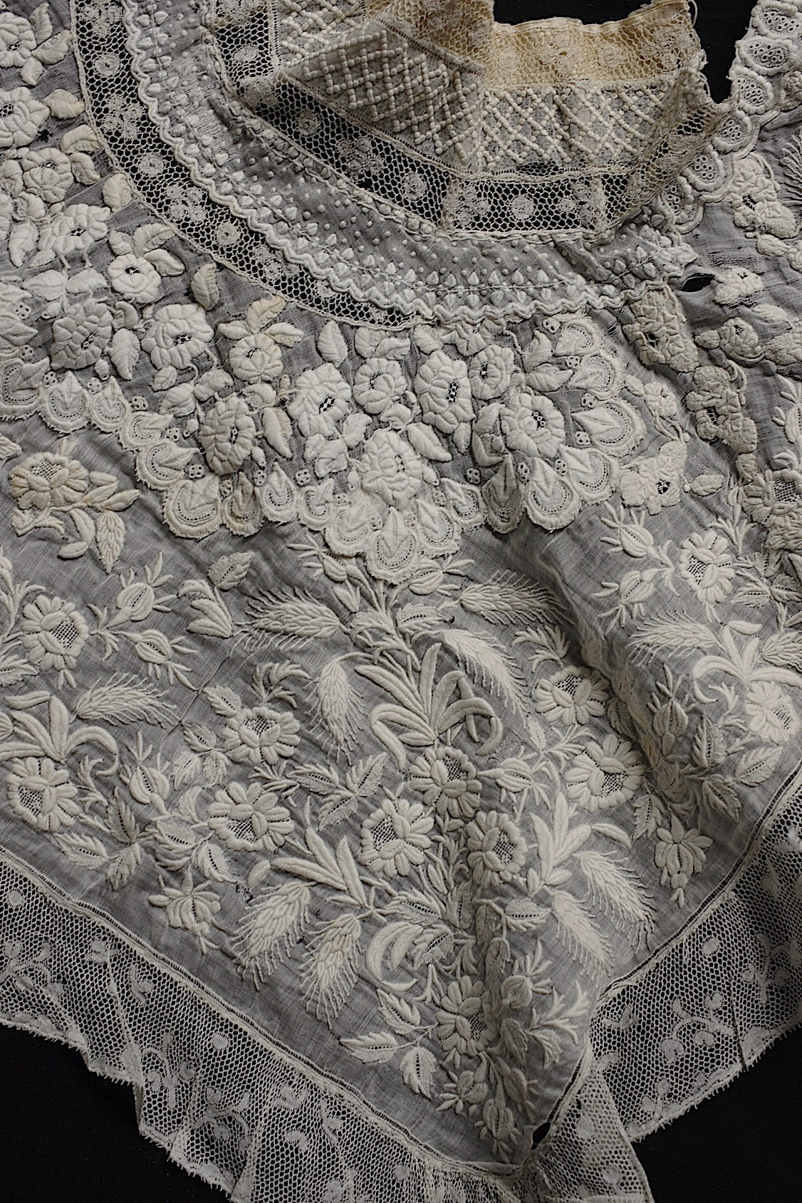 Antique Lace (dentelle ancienne) Collar 4