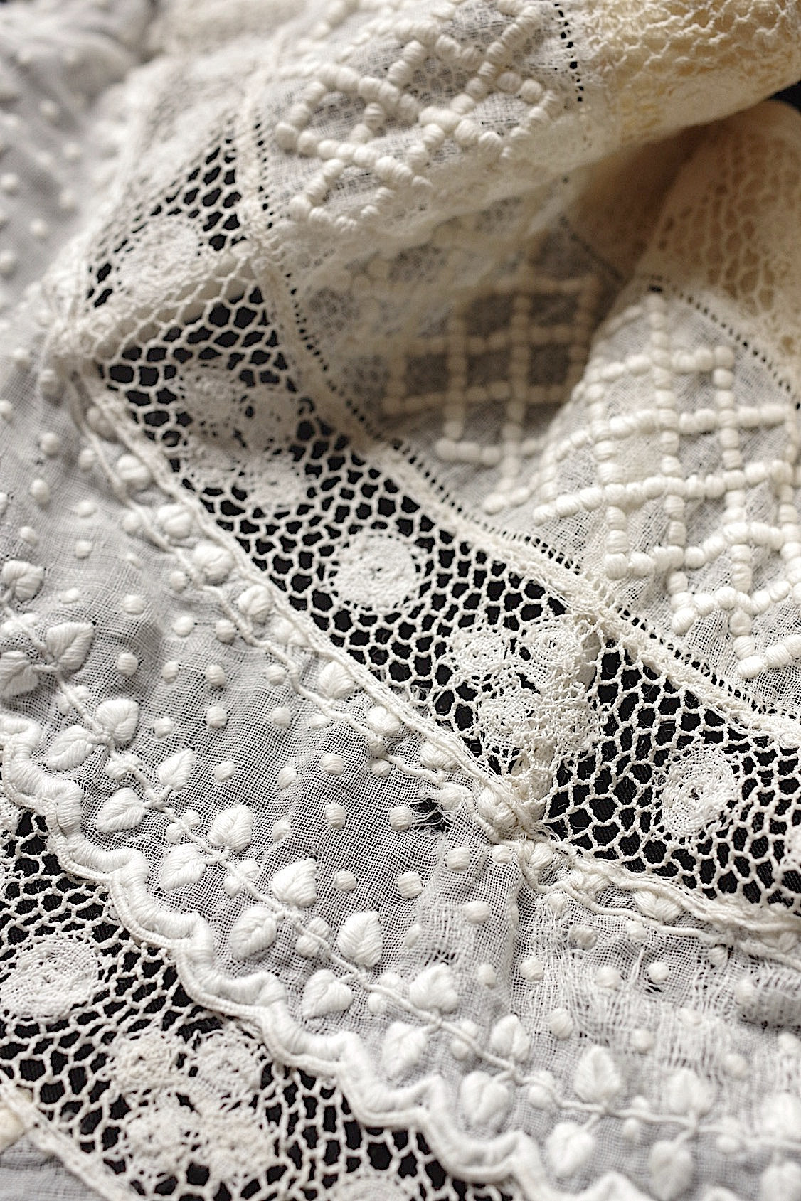 Antique Lace (dentelle ancienne) Collar 4