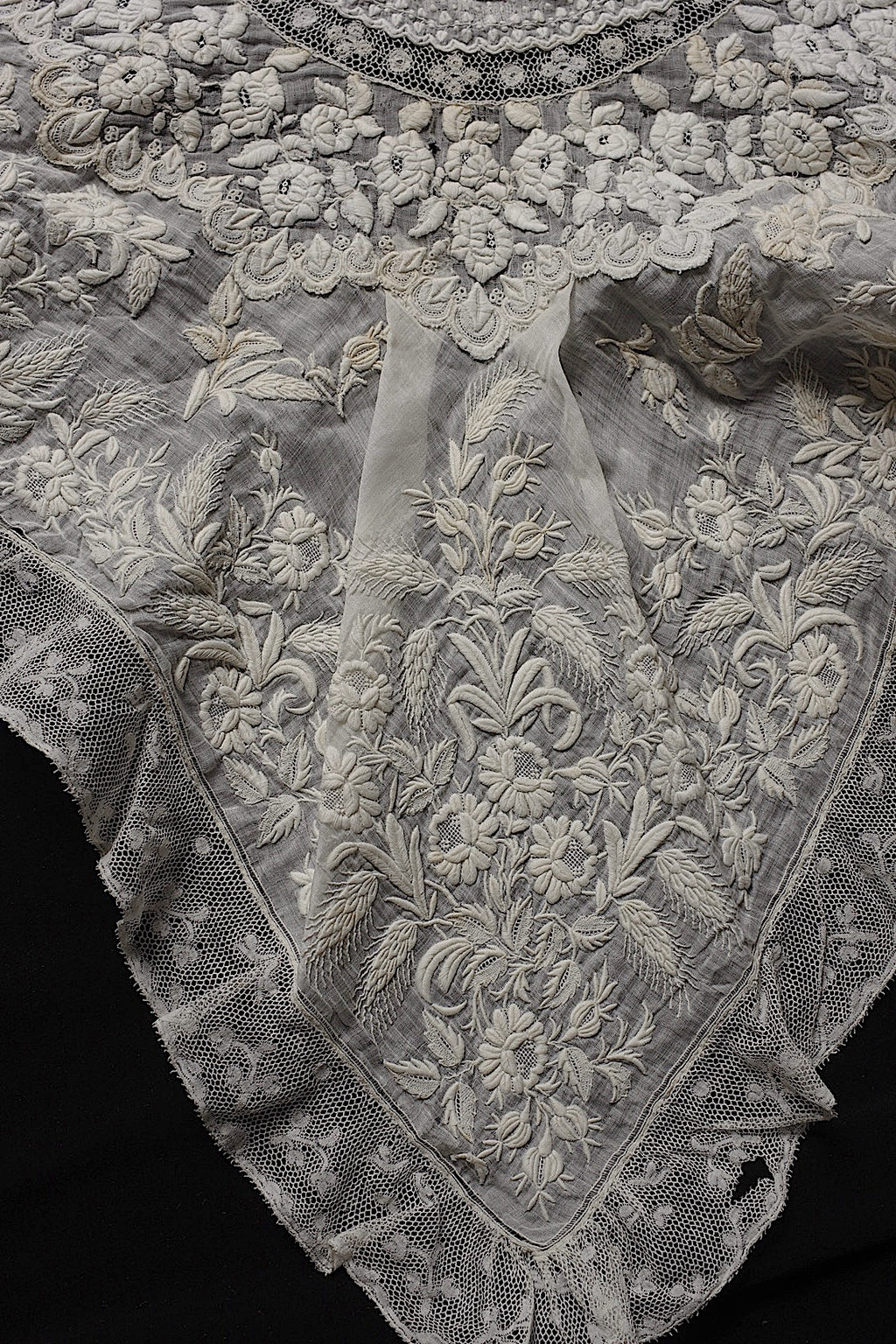 Antique Lace (dentelle ancienne) Collar 4