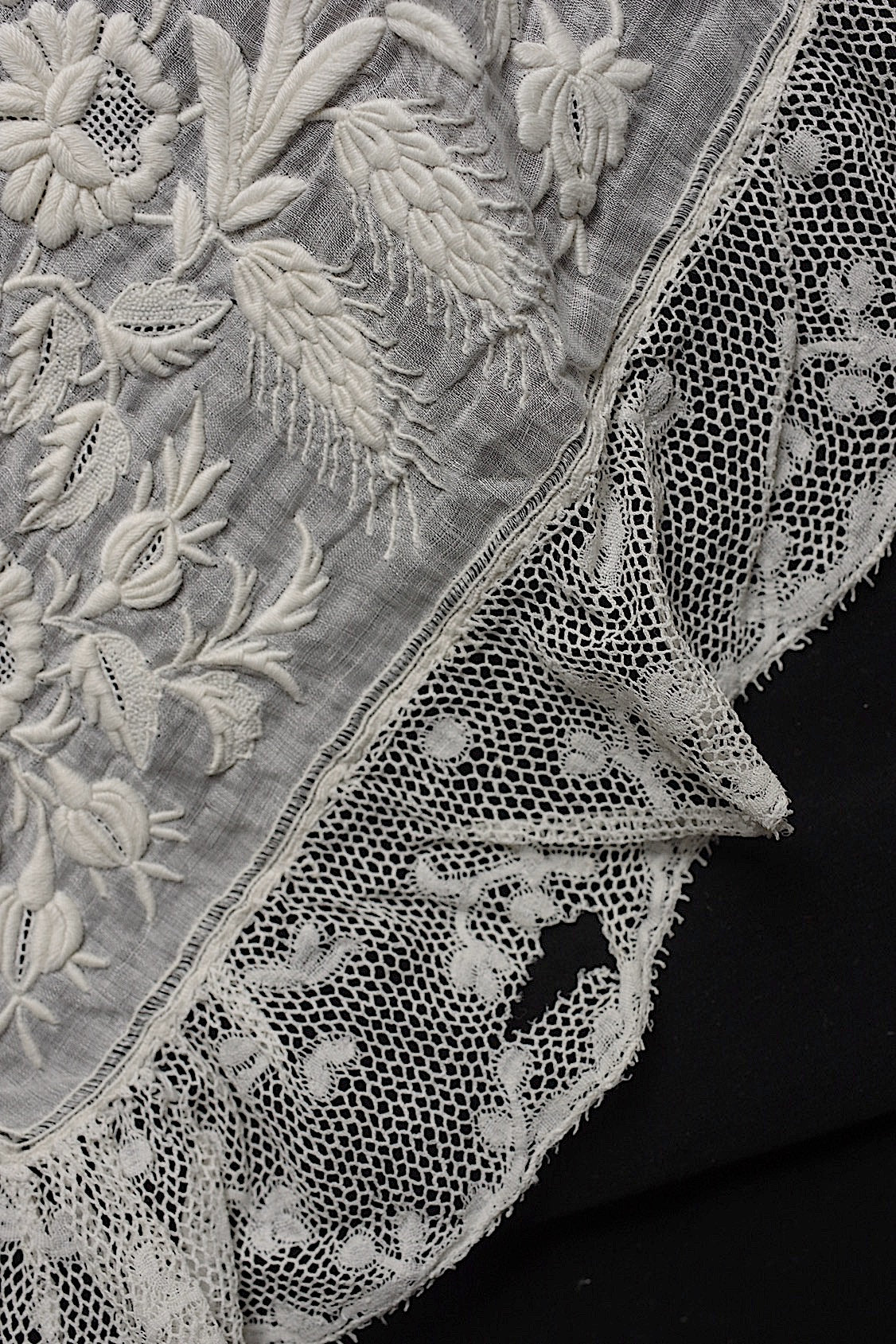 Antique Lace (dentelle ancienne) Collar 4