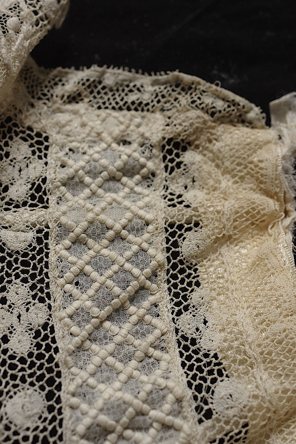 Antique Lace (dentelle ancienne) Collar 5