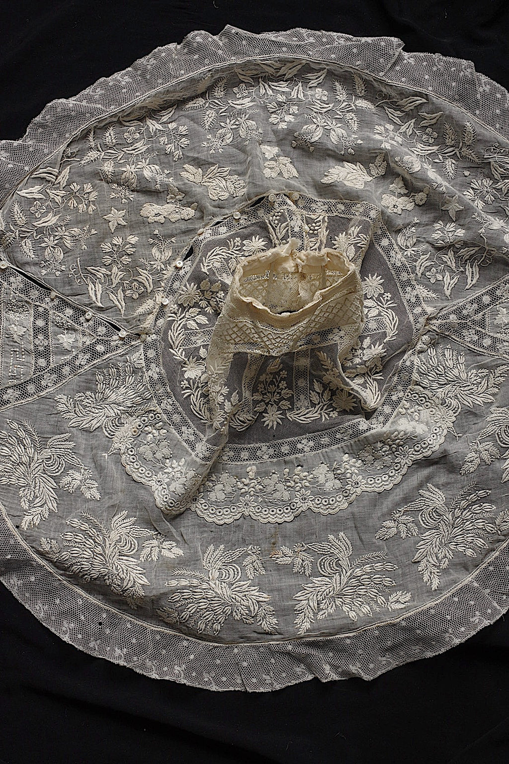 Antique Lace (dentelle ancienne) Collar 5