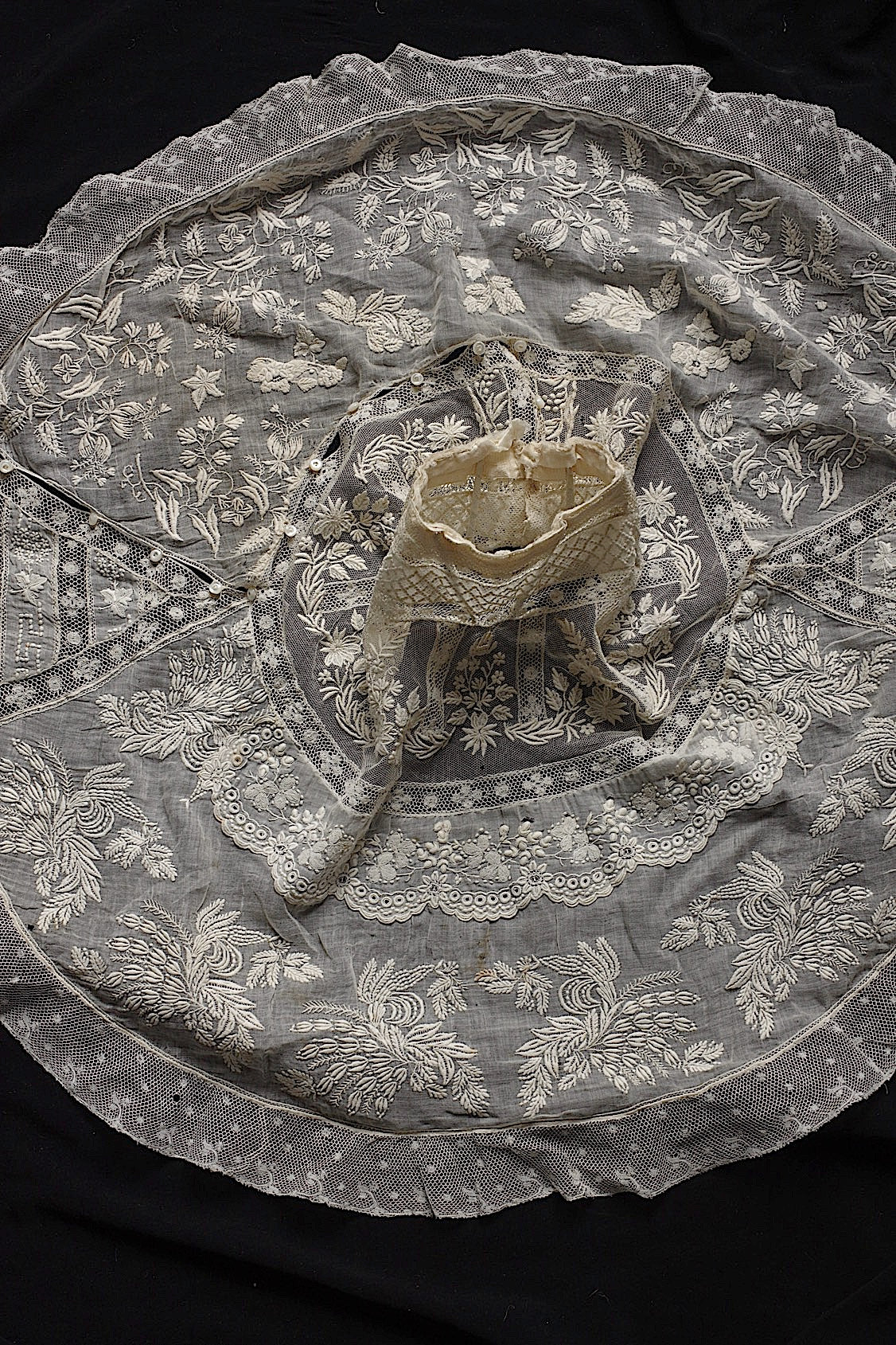 Antique Lace (dentelle ancienne) Collar 5