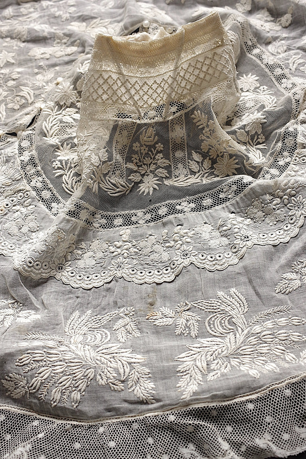 Antique Lace (dentelle ancienne) Collar 5