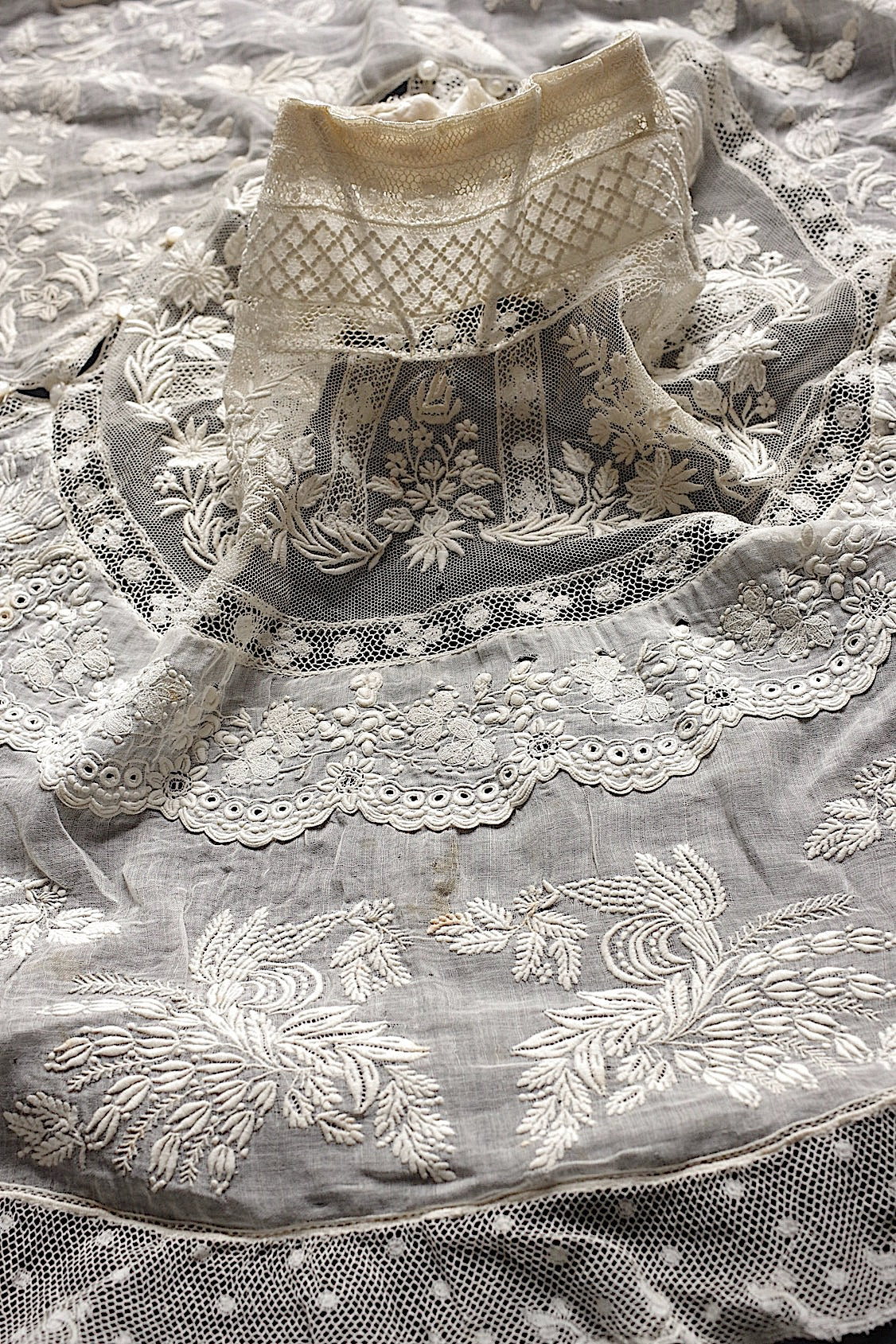 Antique Lace (dentelle ancienne) Collar 5