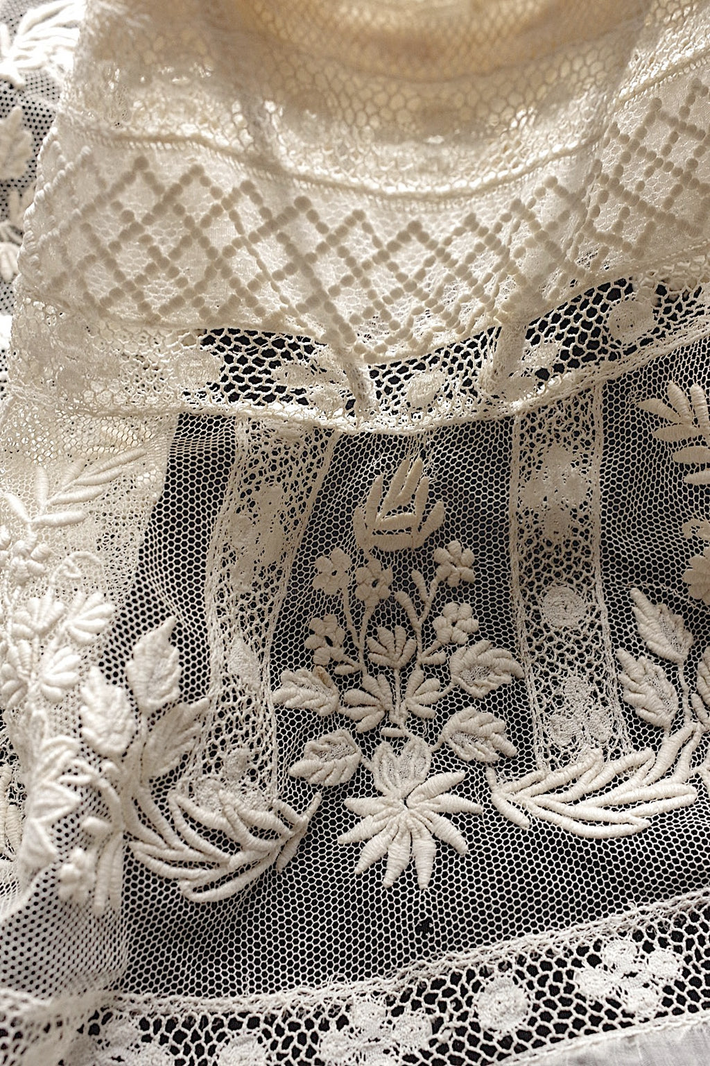 Antique Lace (dentelle ancienne) Collar 5