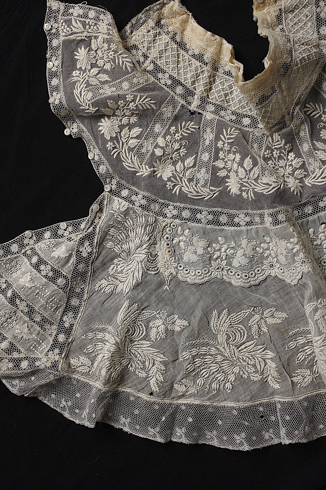 Antique Lace (dentelle ancienne) Collar 5