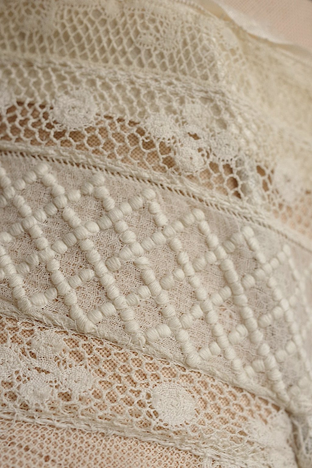 Antique Lace (dentelle ancienne) Collar 5