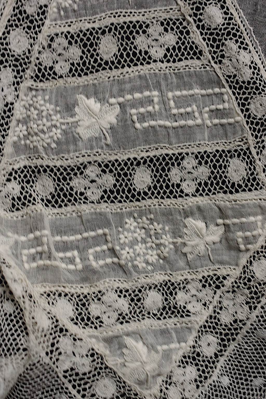 Antique Lace (dentelle ancienne) Collar 5